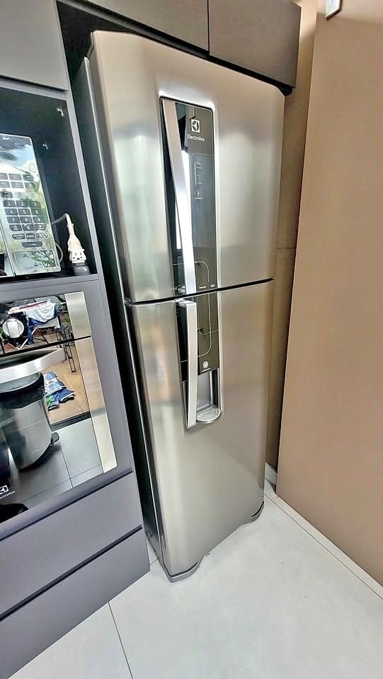 Geladeira Electrolux inox 410 litros funcionado perfeitamente